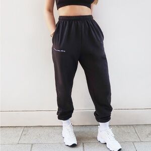 PrettyLittleThing | Black Embroidered High Waist Cuffed Sweatpants Size Medium